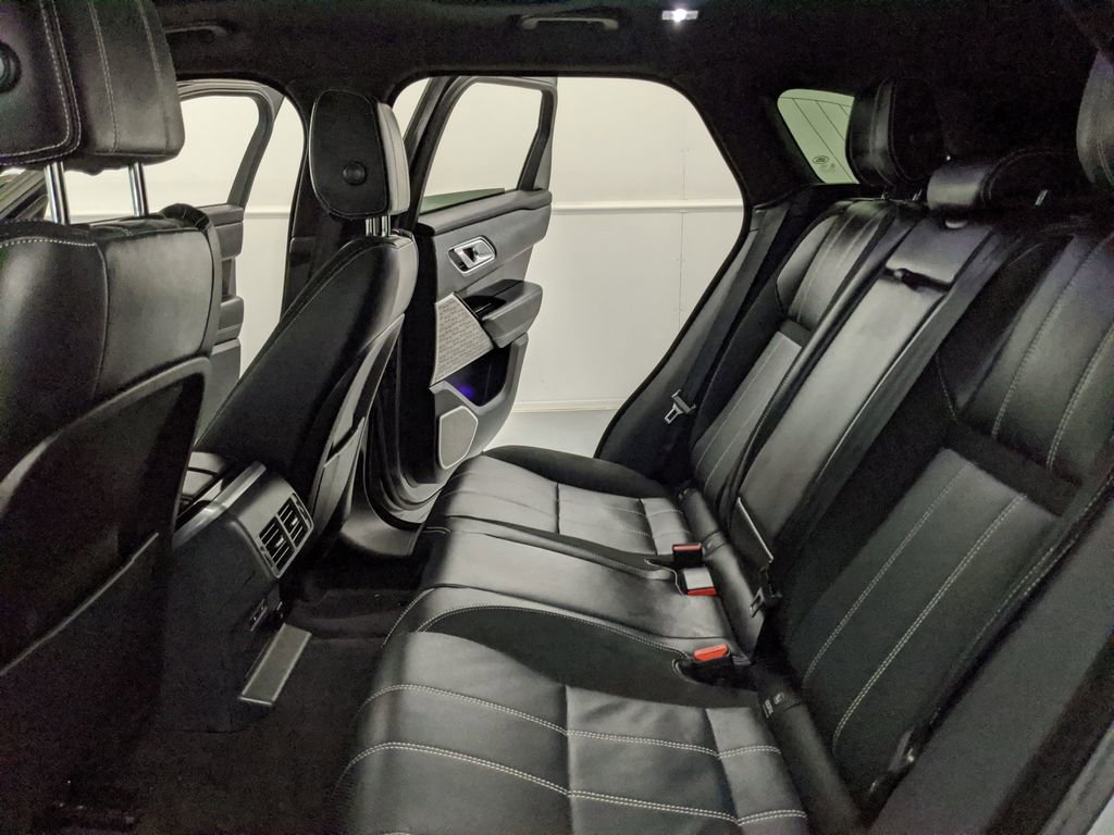 Used 2019 Land Rover Range Rover Velar R-Dynamic SE image 18