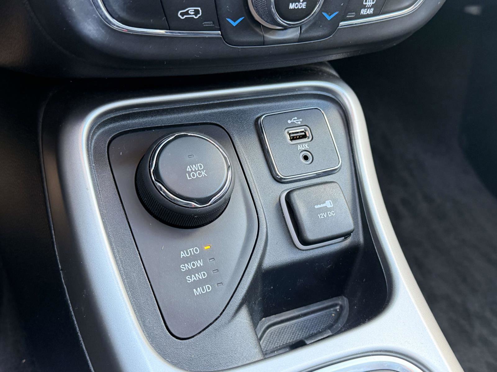 Used 2018 Jeep Compass Latitude w/ Popular Equipment Group image 33