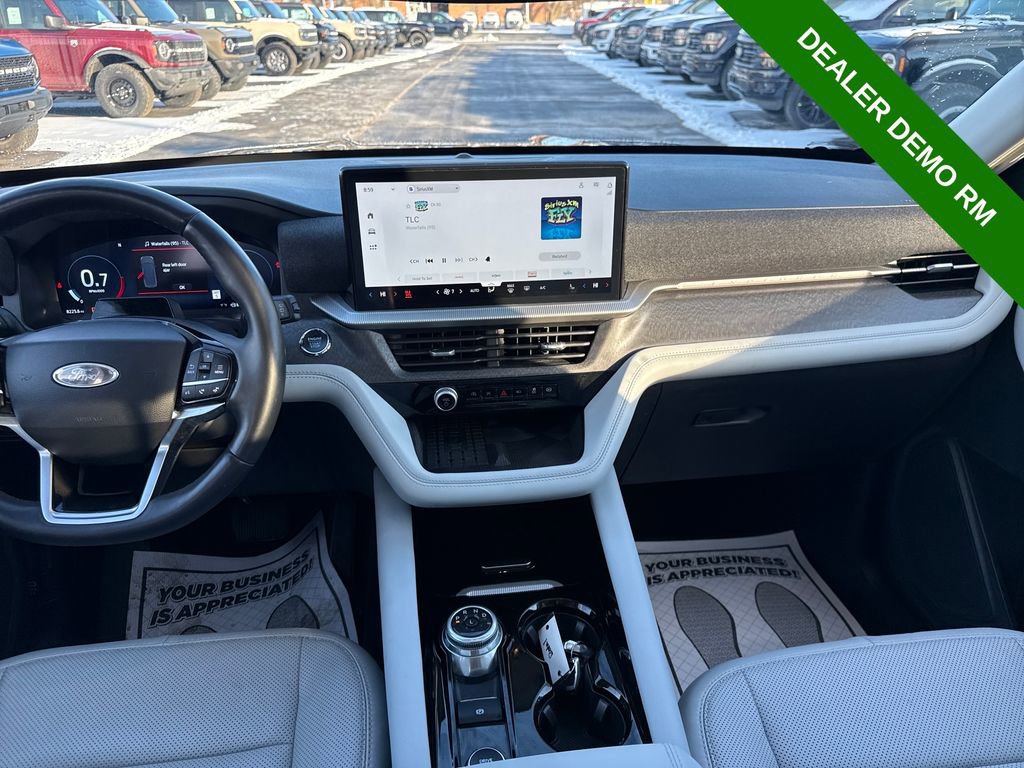 Used 2025 Ford Explorer Platinum w/ LUX Leather Package image 22