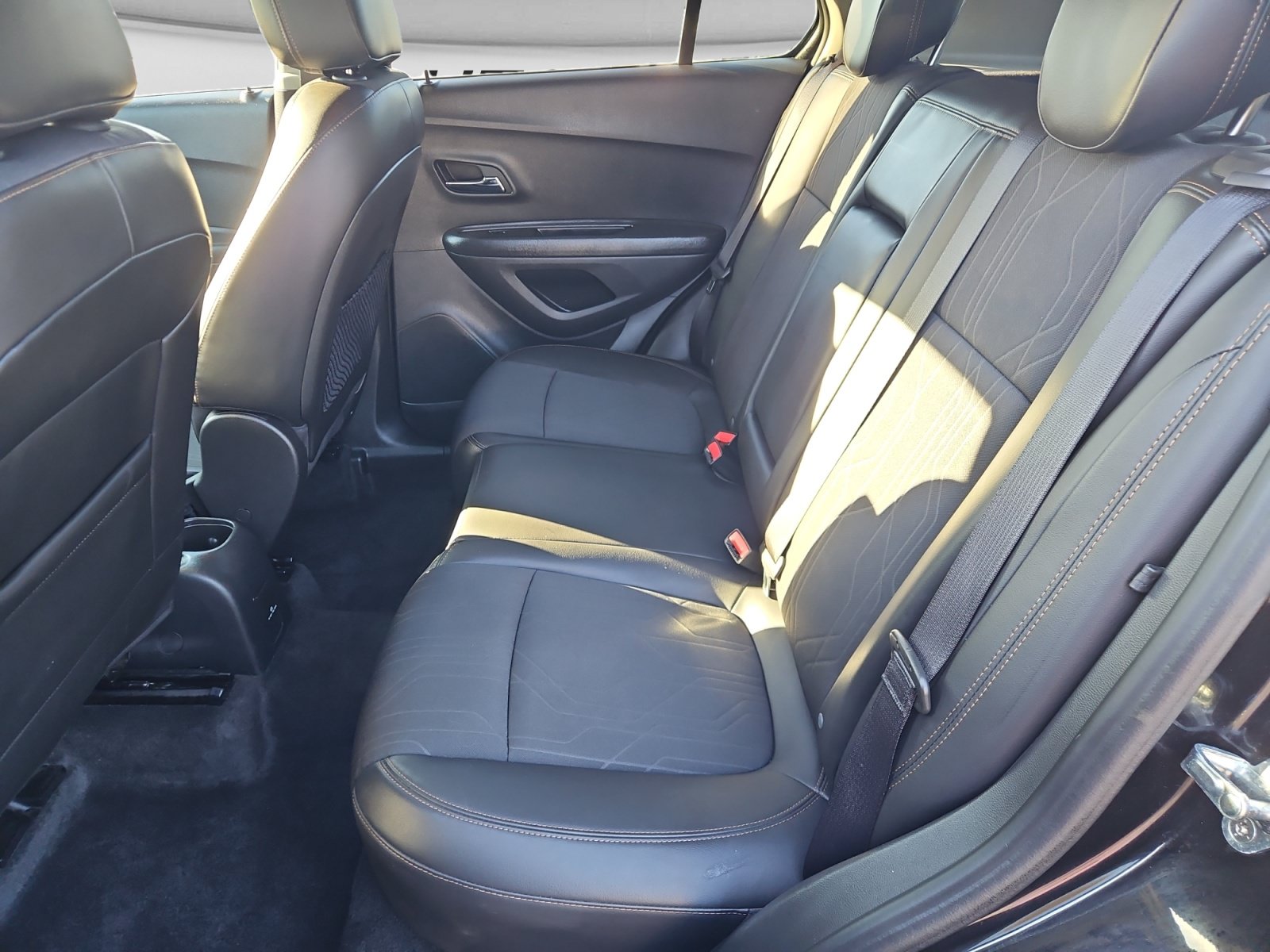 Used 2020 Chevrolet Trax LT w/ LT Convenience Package AWD/4WD image 14