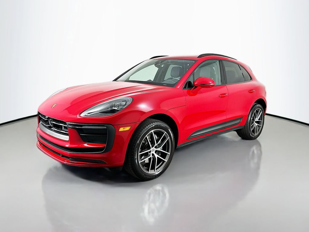 Certified 2025 Porsche Macan 360° Tour