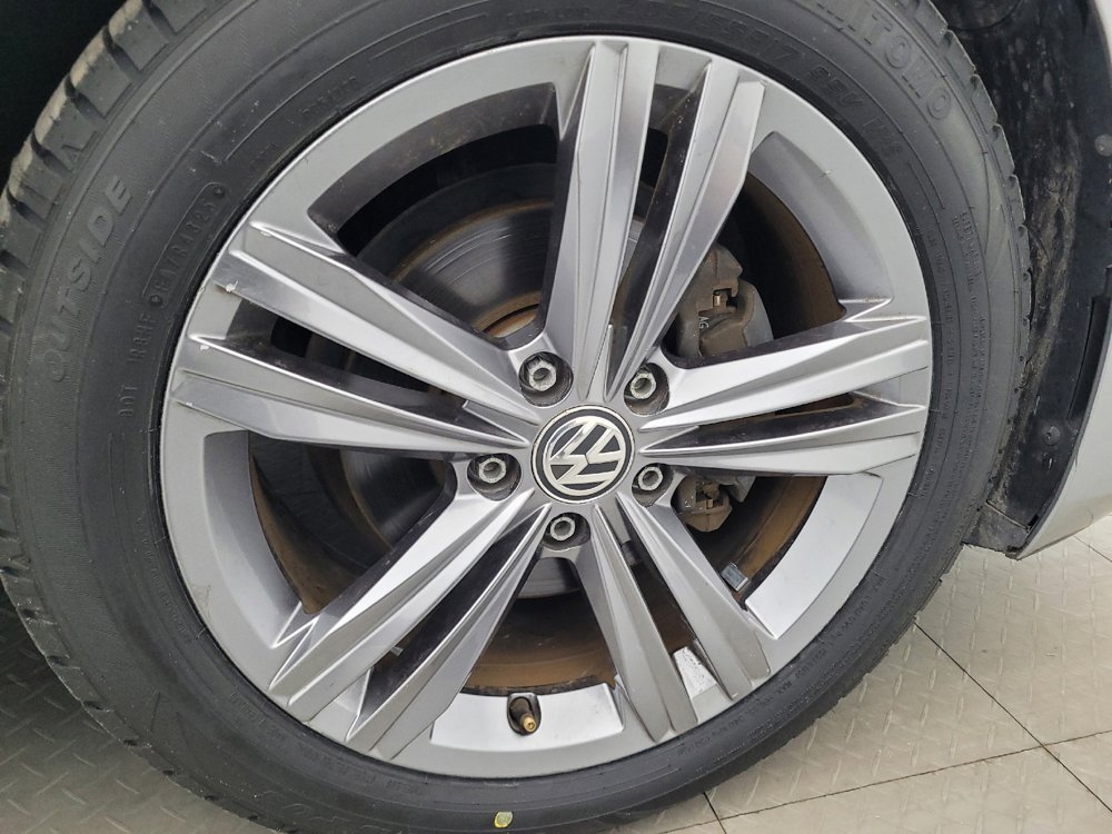Used 2020 Volkswagen Jetta R-Line FWD image 31