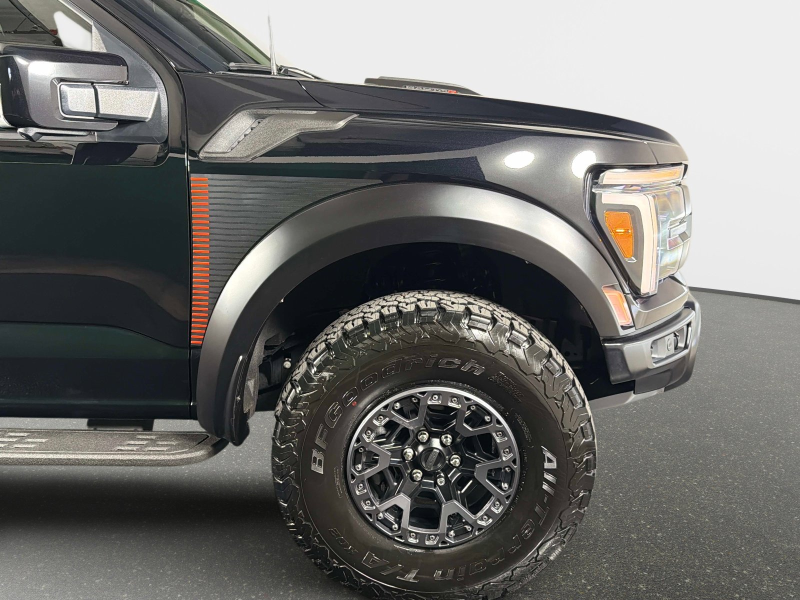 Used 2025 Ford F150 Raptor w/ Equipment Group 803A Raptor R AWD/4WD image 20