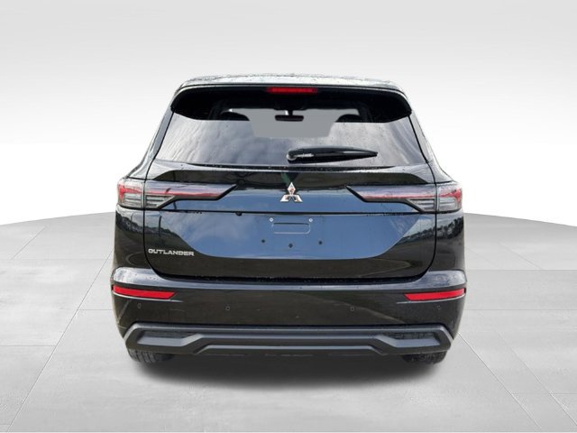 Used 2025 Mitsubishi Outlander ES FWD image 4