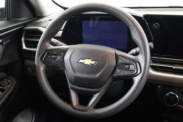 Used 2025 Chevrolet TrailBlazer LT AWD/4WD image 14