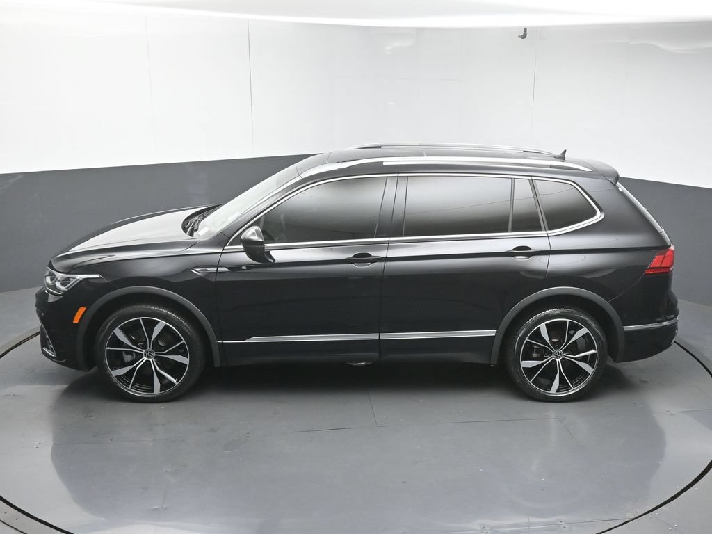Used 2024 Volkswagen Tiguan SEL R-Line AWD/4WD image 40