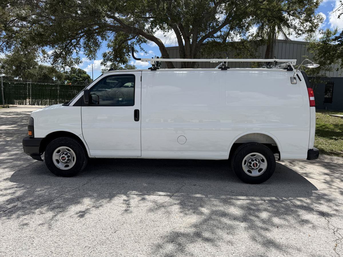 Used 2025 GMC Savana 3500 RWD image 7