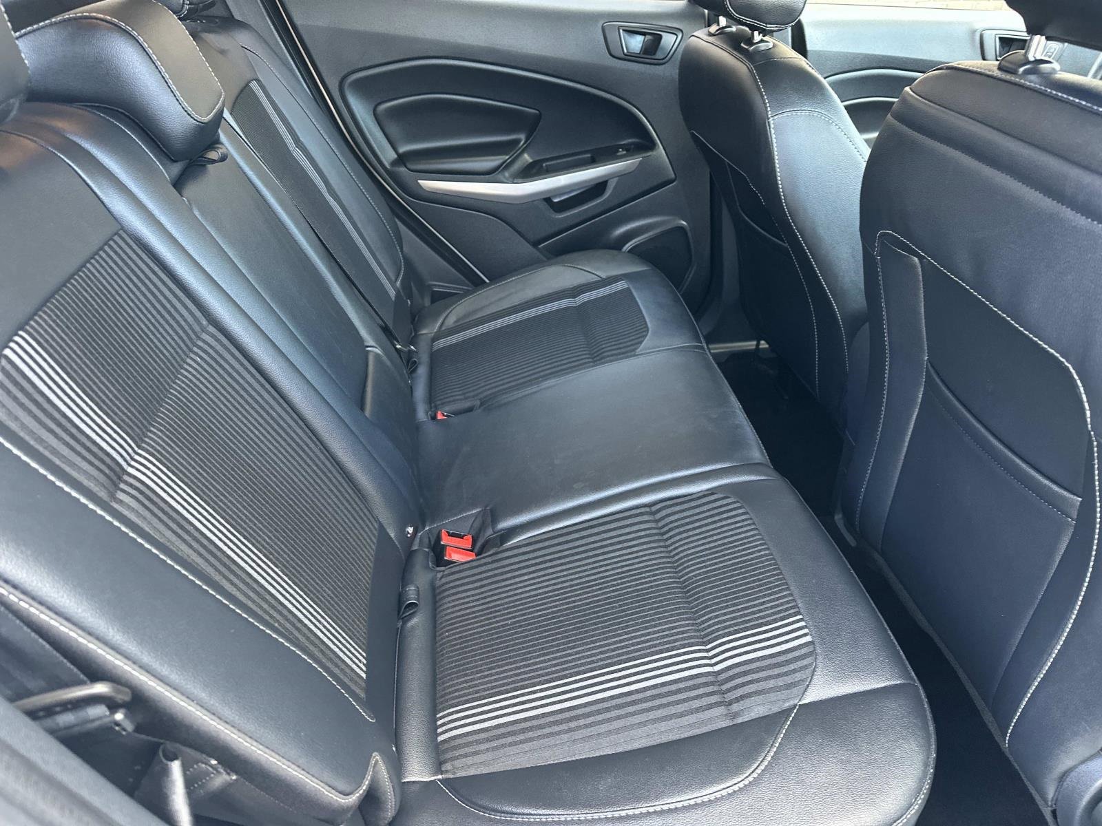 Used 2019 Ford EcoSport SES w/ SES Black Appearance Package image 27