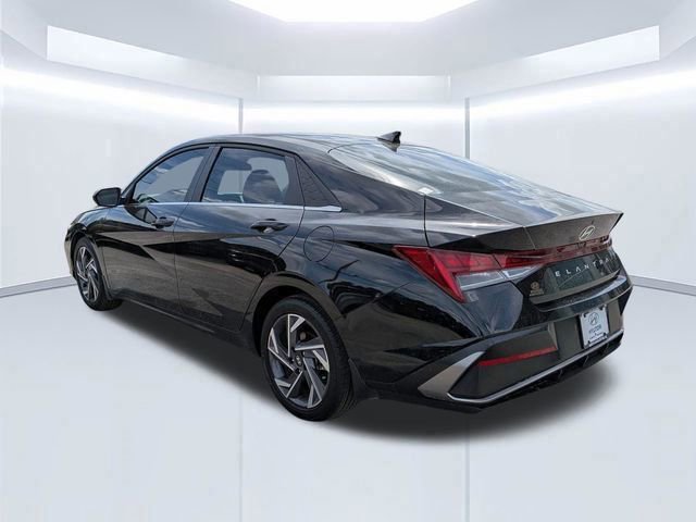 Certified 2025 Hyundai Elantra SEL FWD image 6