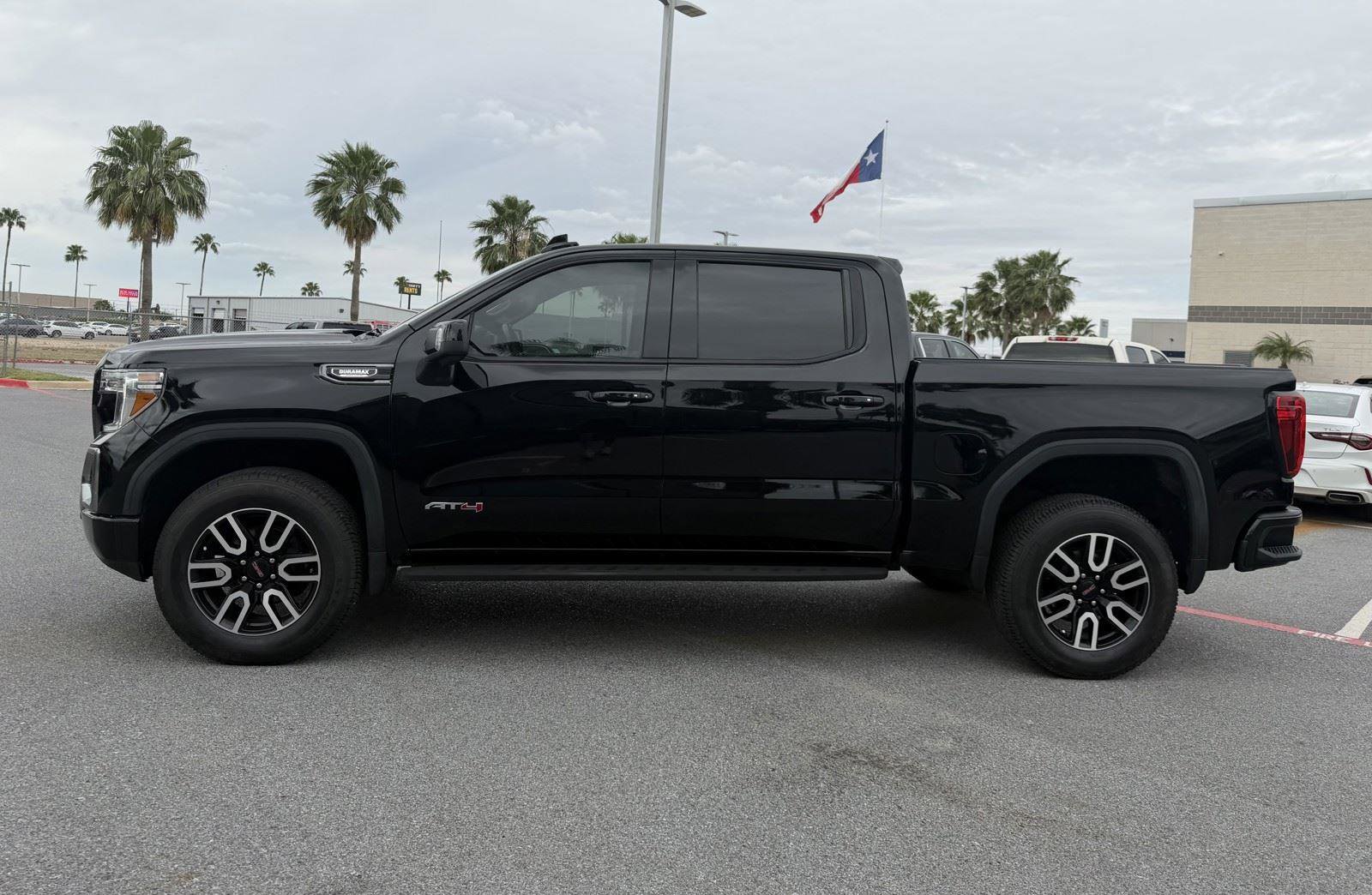 Used 2021 GMC Sierra 1500 AT4 w/ AT4 Premium Package image 24