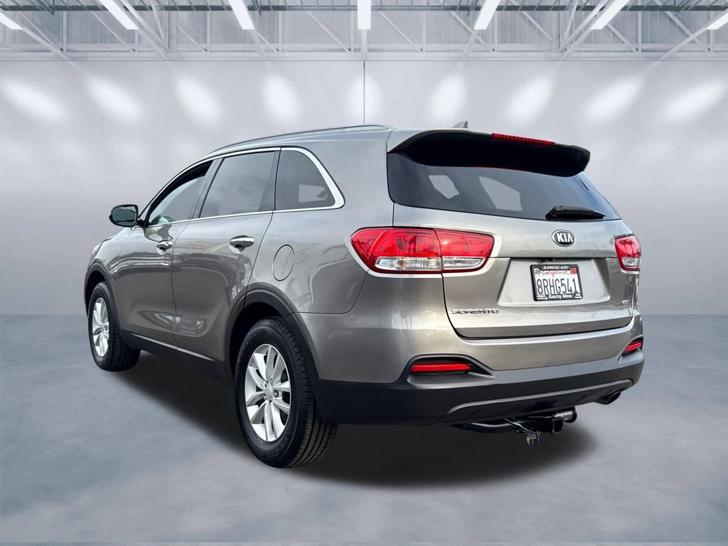 Used 2016 Kia Sorento FWD image 4