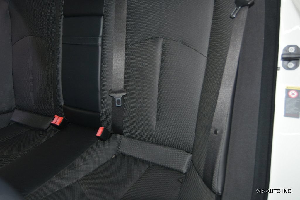 Used 2009 Mercedes-Benz E 550 Sedan image 24