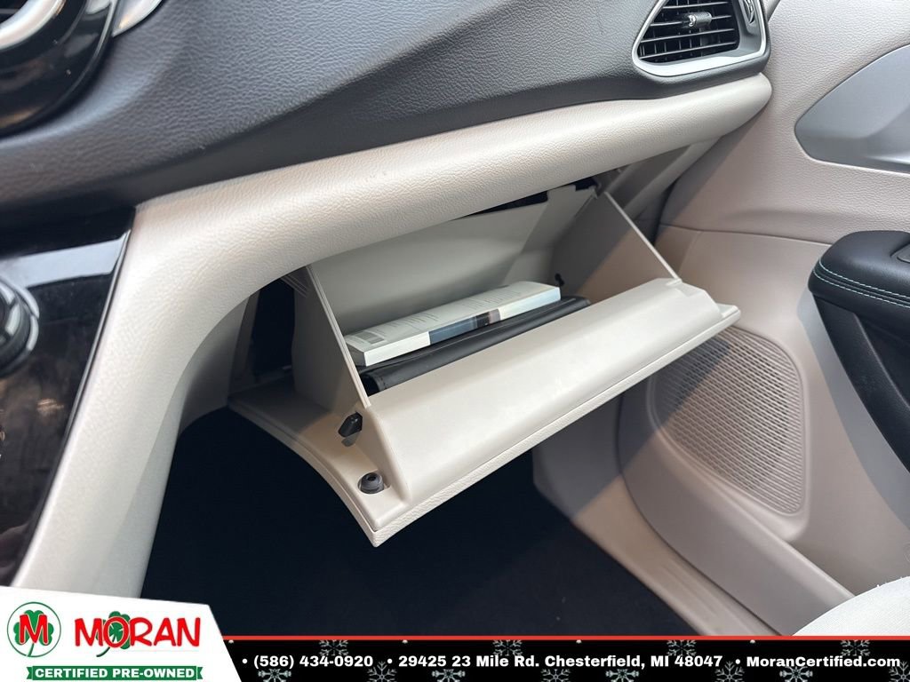 Used 2017 Chrysler Pacifica Touring Plus image 22