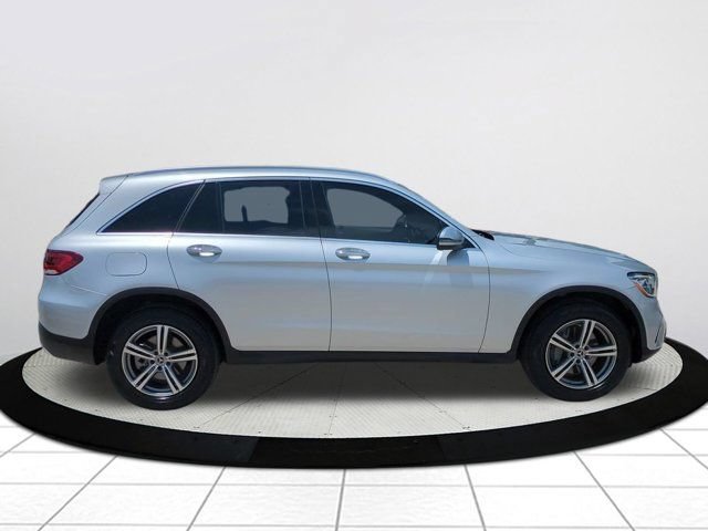 Used 2020 Mercedes-Benz GLC 300 4MATIC image 2