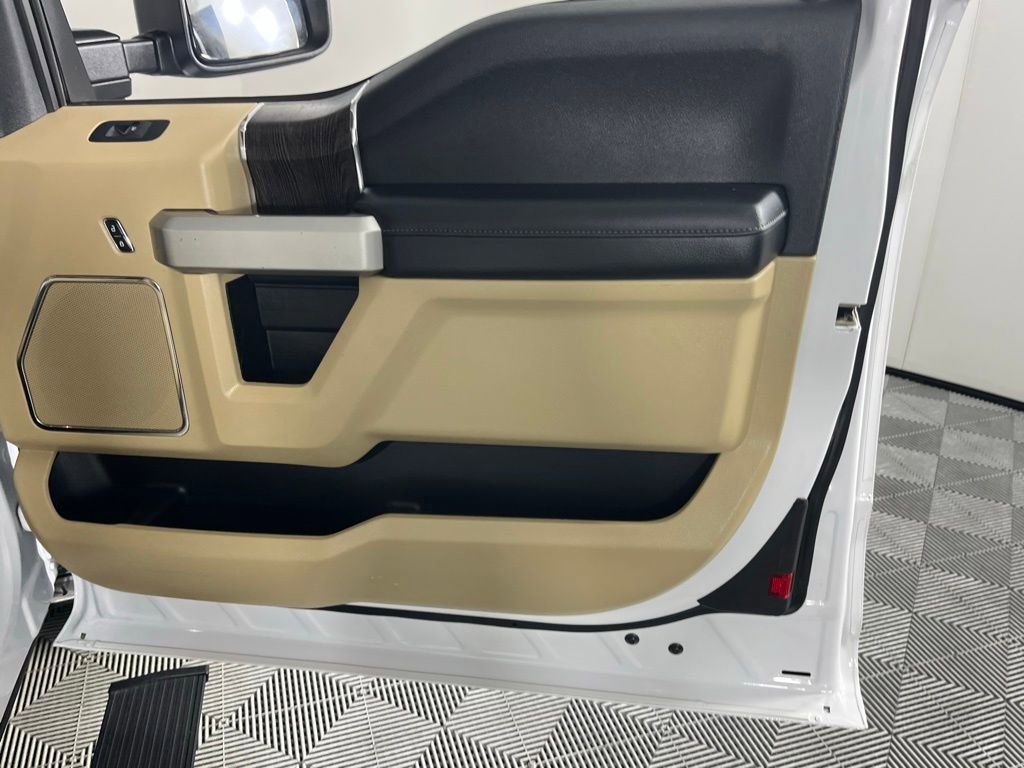 Used 2020 Ford F250 Lariat w/ Chrome Package image 32