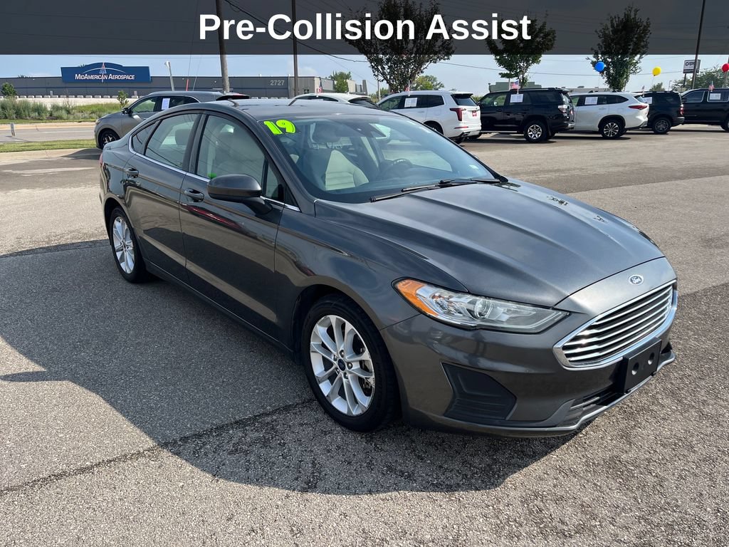 Used 2019 Ford Fusion SE FWD image 9