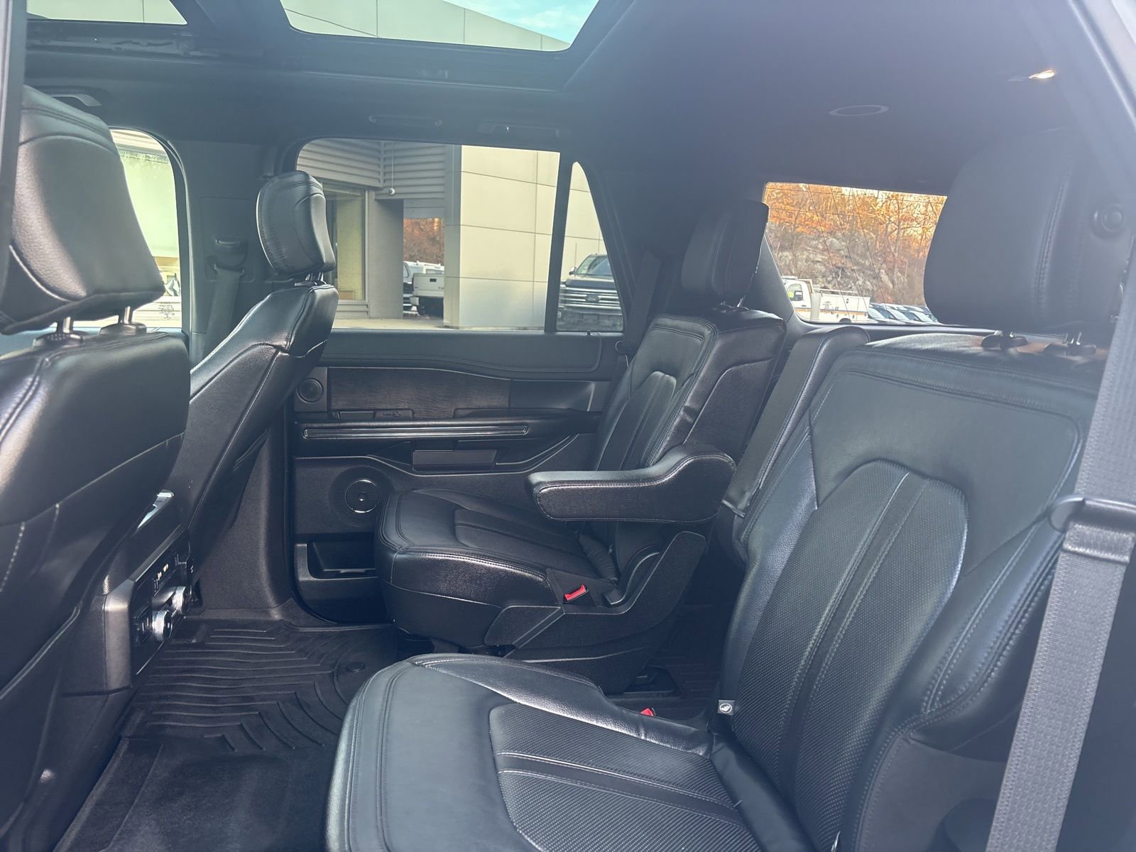 Used 2018 Ford Expedition Limited w/ Equipment Group 302A image 27