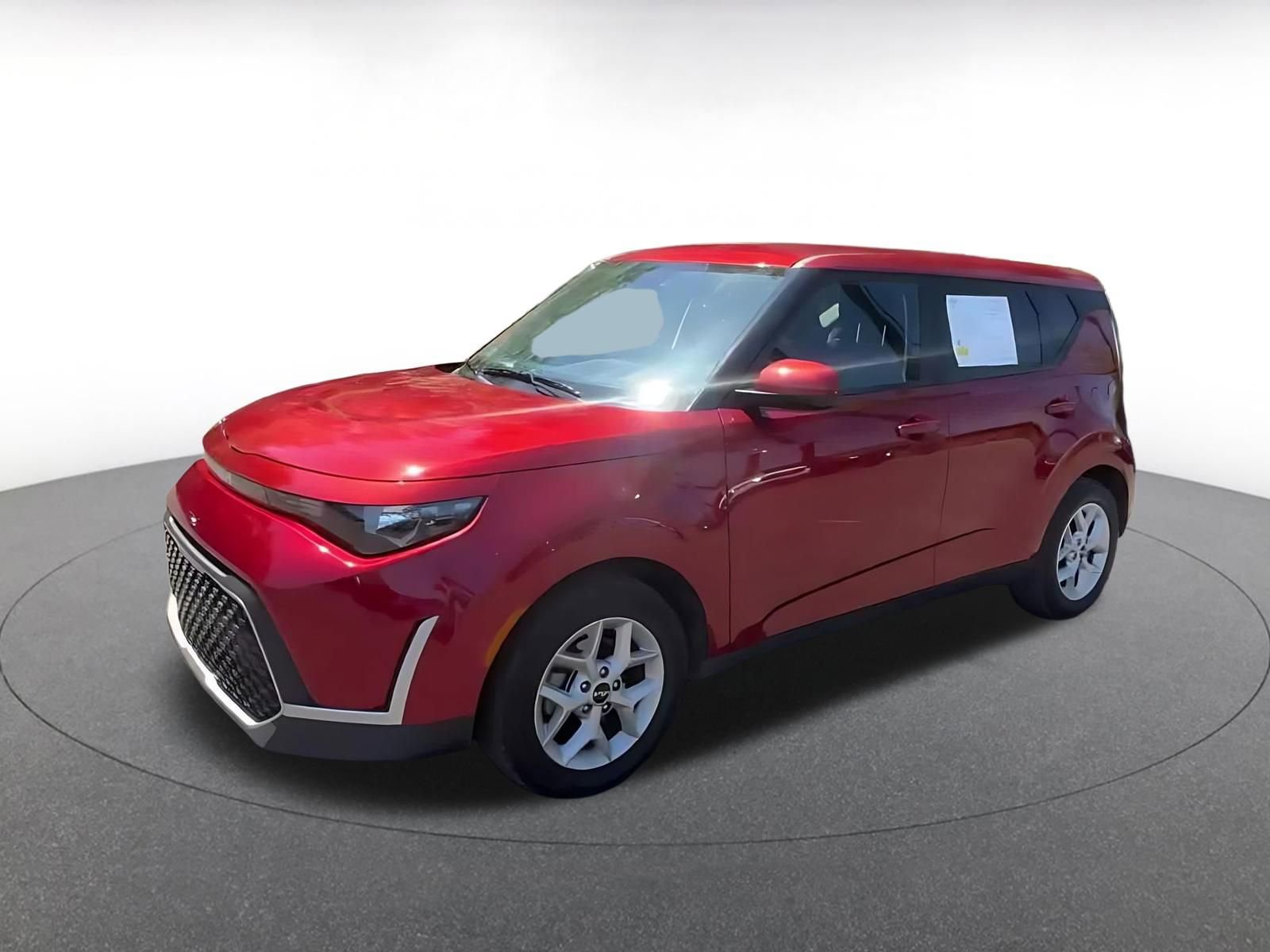 Used 2025 Kia Soul LX w/ LX Technology Package FWD image 8