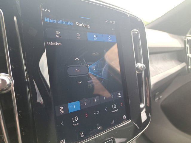 Used 2023 Volvo XC40 Recharge Ultimate w/ Protection Package Premier image 24