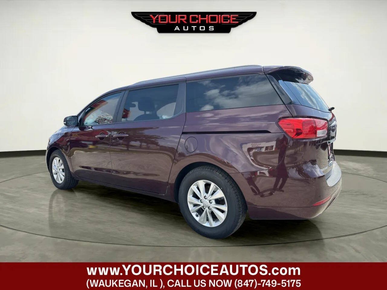 Used 2017 Kia Sedona LX w/ LX Essentials Premium Package FWD image 3