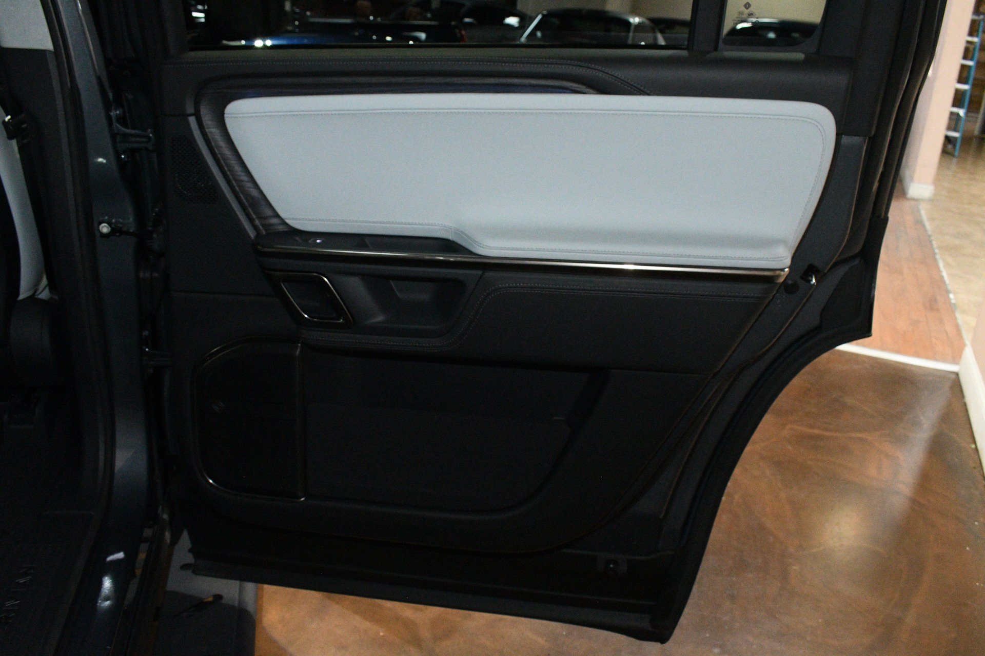 Used 2023 Rivian R1S Launch Edition Quad AWD/4WD image 46
