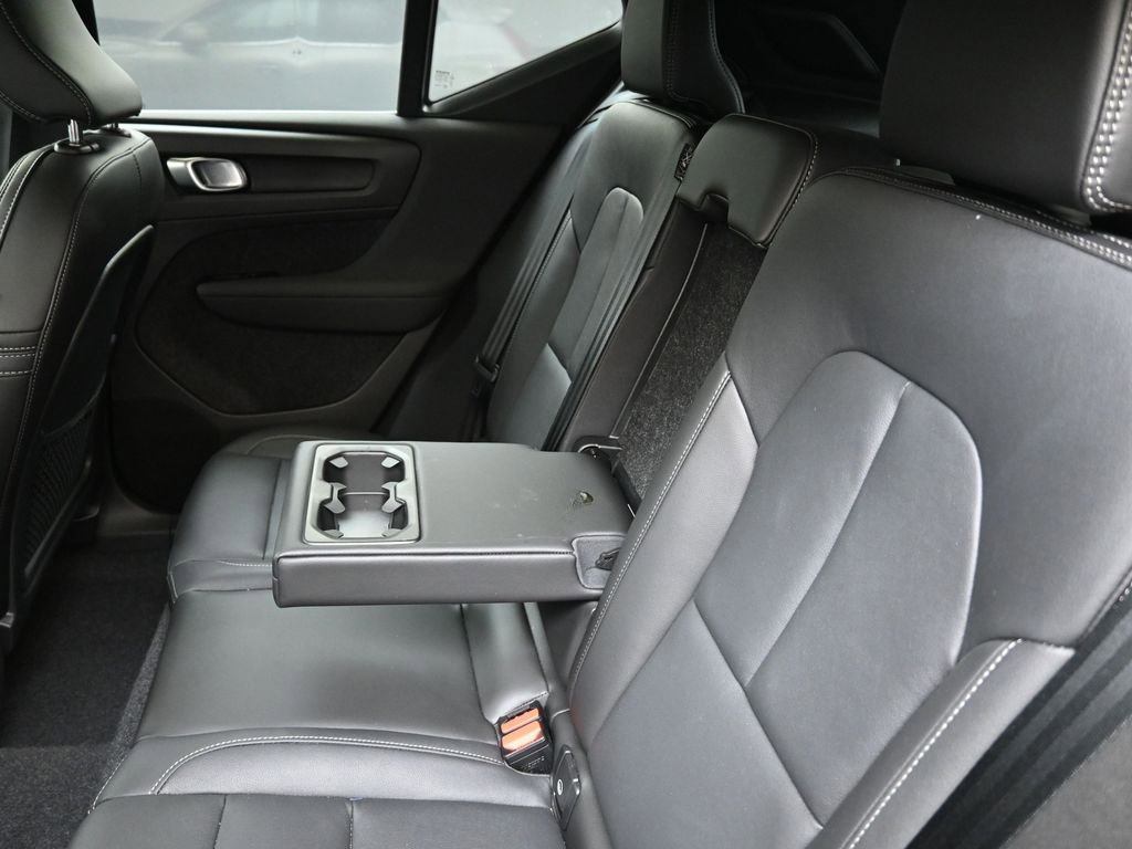 Certified 2025 Volvo XC40 B5 Core image 20