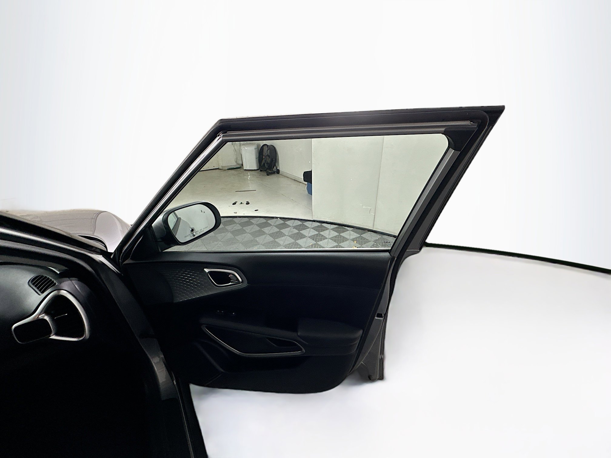 Used 2025 Kia Soul LX w/ LX Technology Package FWD image 30