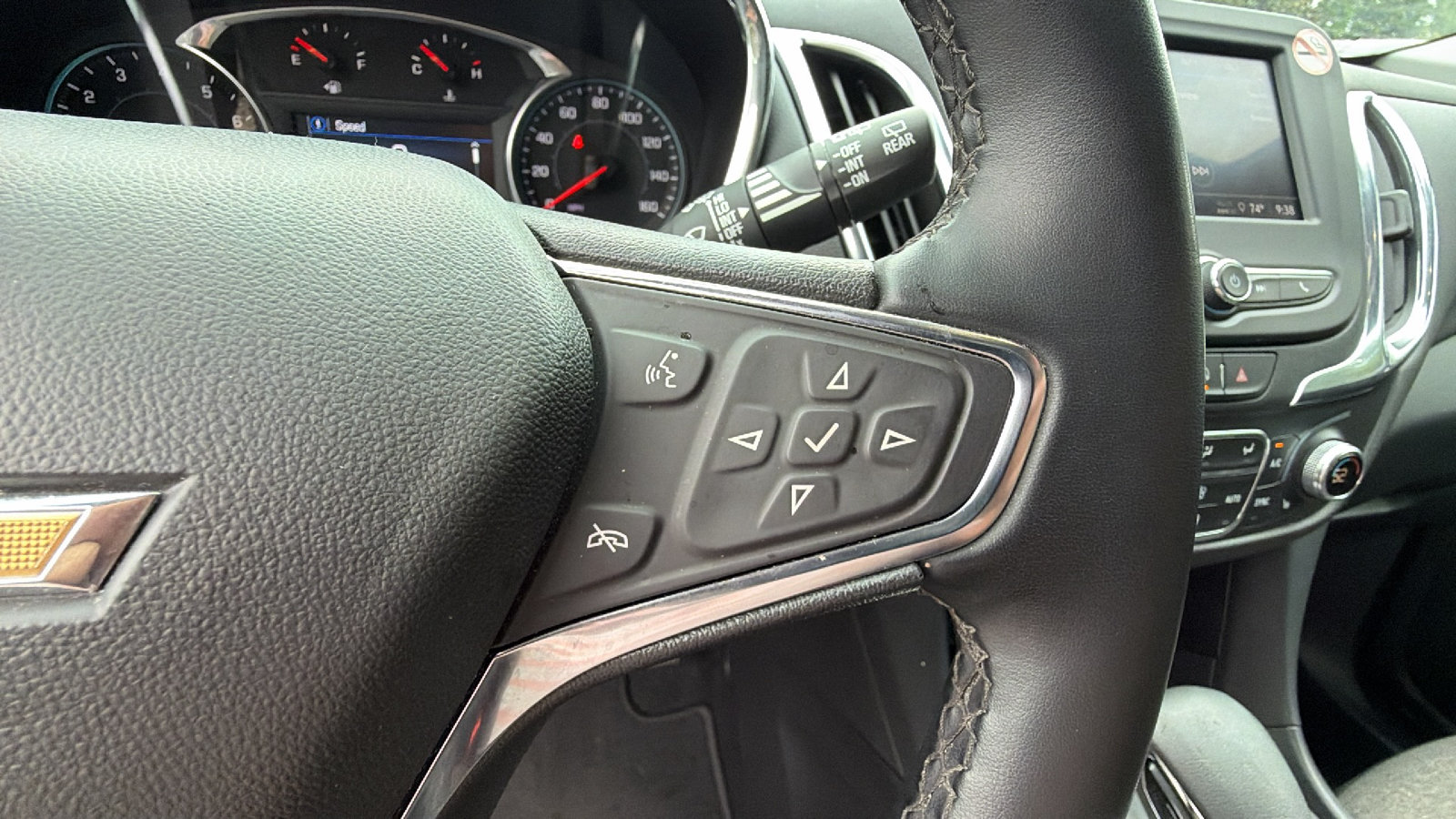 Used 2024 Chevrolet Equinox LT AWD/4WD image 28