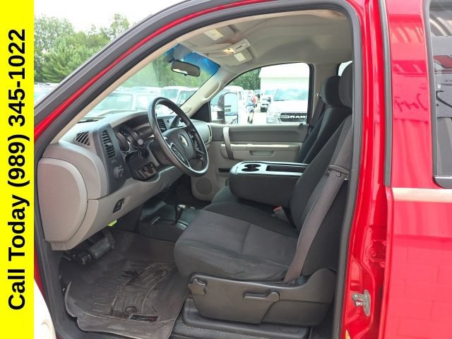 Used 2012 Chevrolet Silverado 2500 W/T w/ Snow Plow Prep Package AWD/4WD image 2