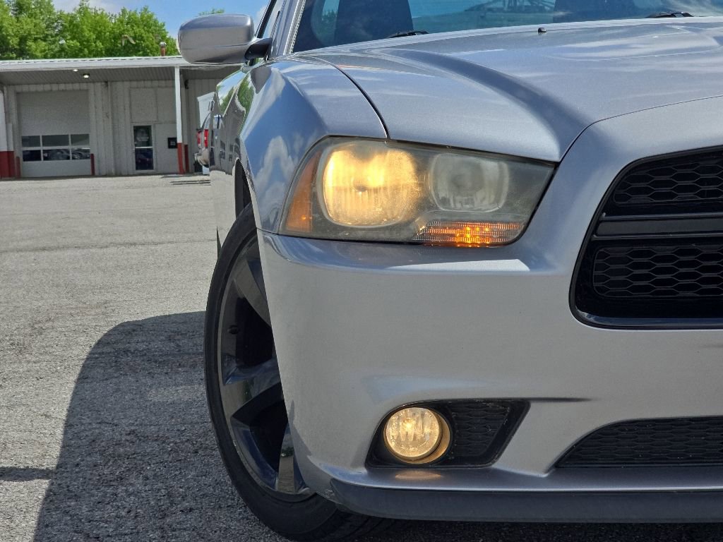 Used 2013 Dodge Charger SXT w/ Blacktop Pkg RWD image 9