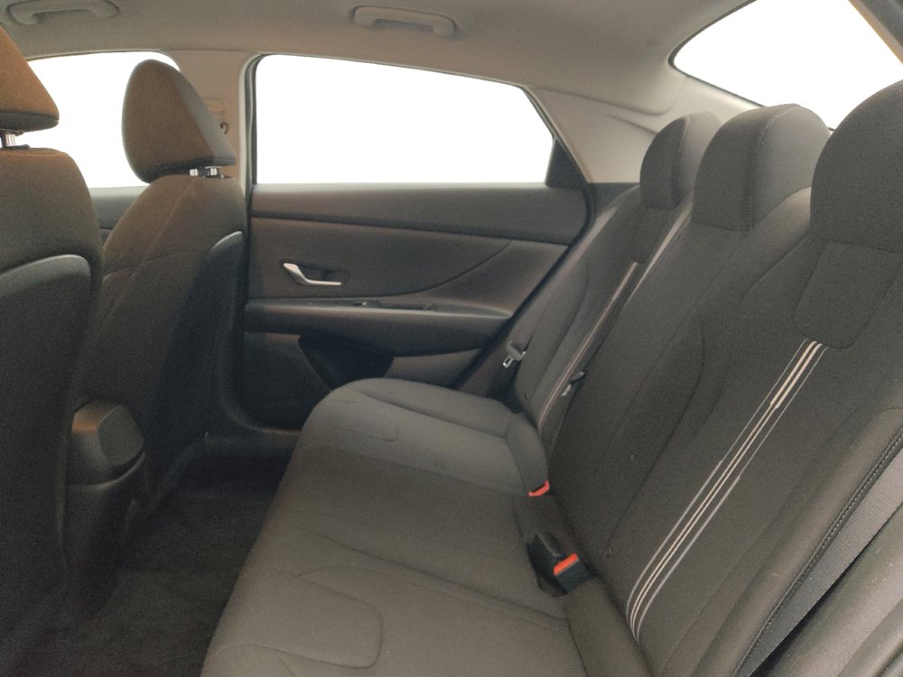 Used 2023 Hyundai Elantra SEL image 18