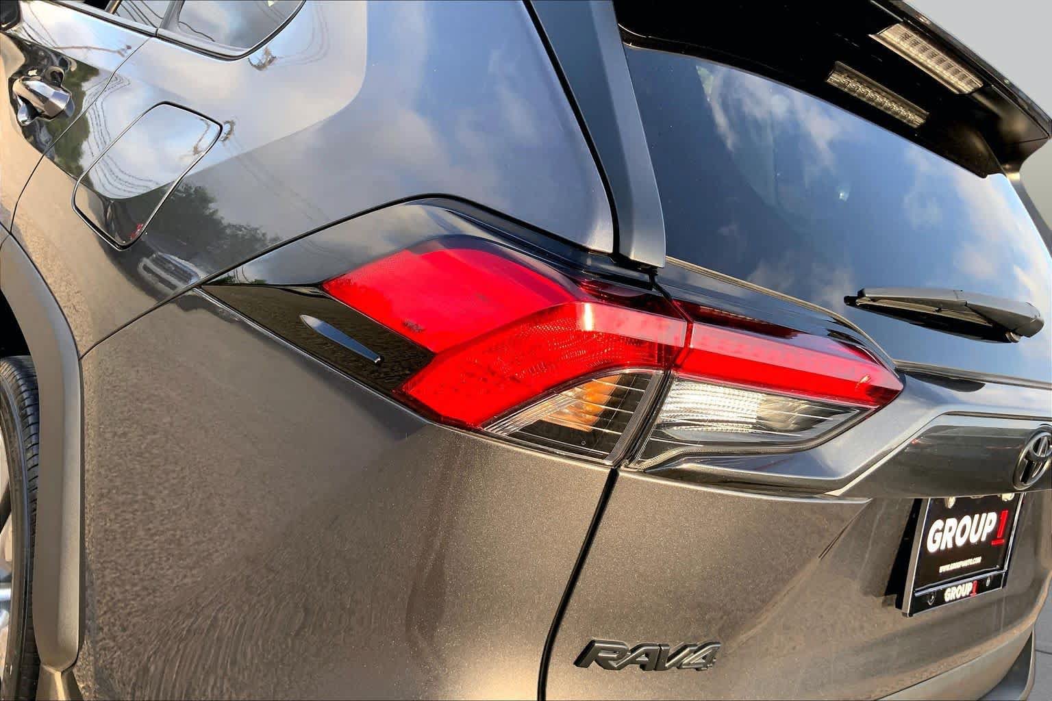 Used 2022 Toyota RAV4 XLE Premium FWD image 29