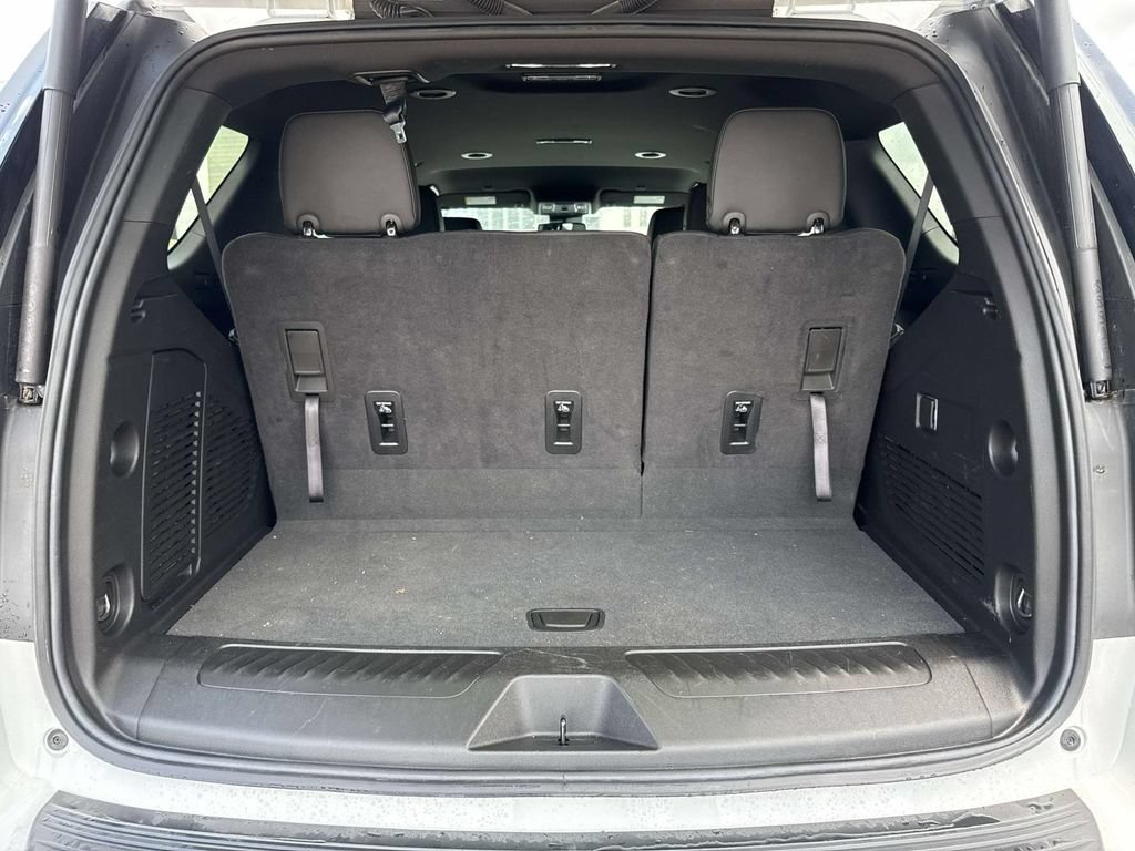 Used 2024 Chevrolet Tahoe LT RWD image 8