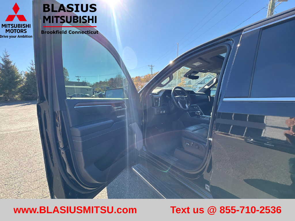 Used 2023 GMC Sierra 1500 Denali w/ Denali Reserve Package AWD/4WD image 14