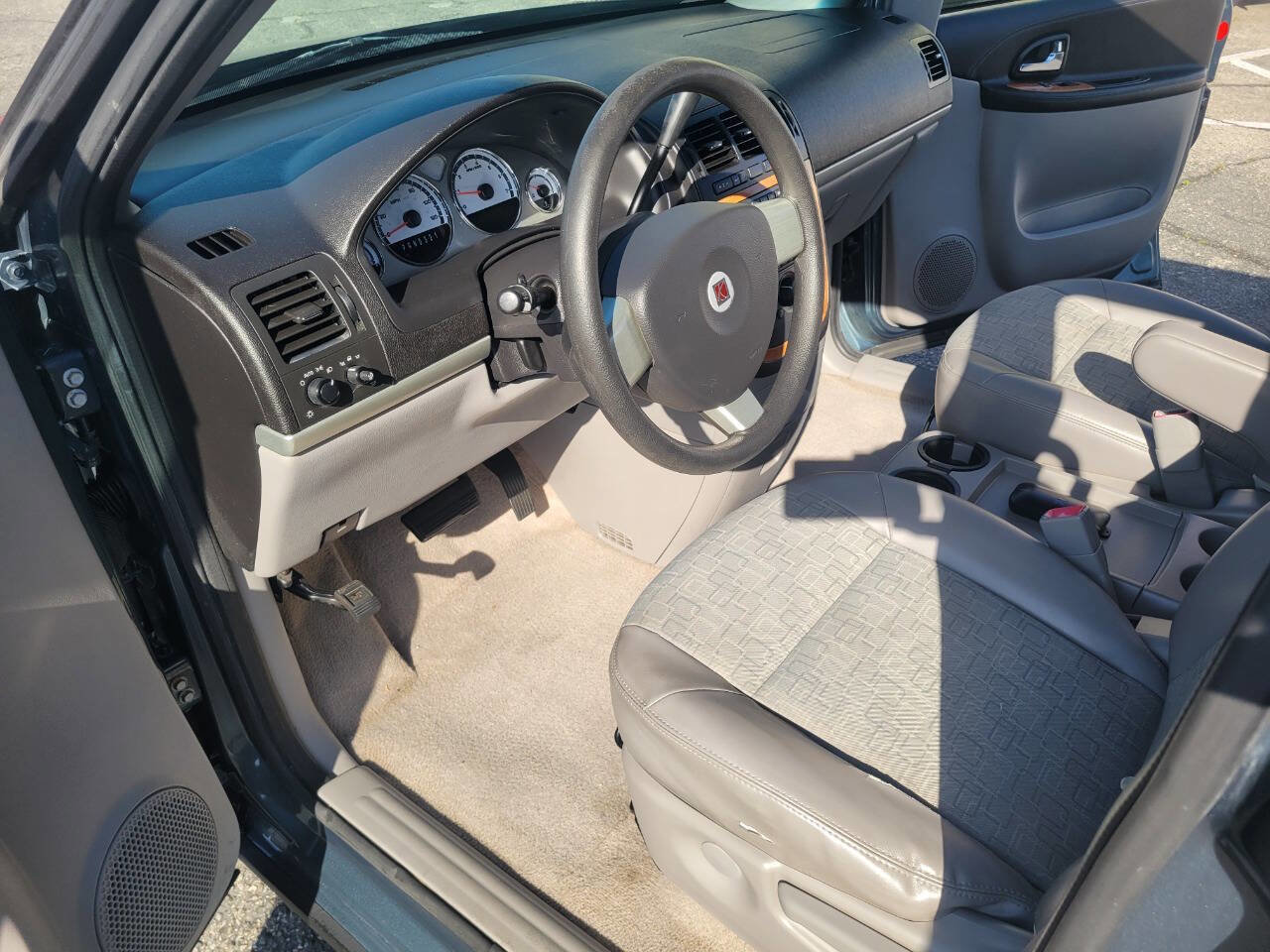 Used 2006 Saturn Relay Level 2 w/ Preferred Pkg image 14