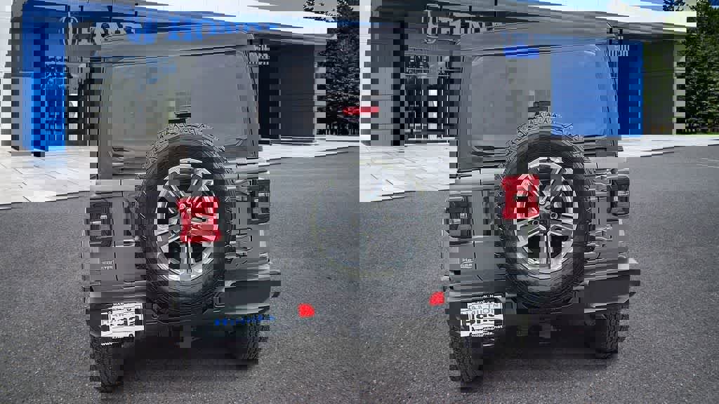 Used 2022 Jeep Wrangler Unlimited Sahara w/ LED Lighting Group AWD/4WD image 7