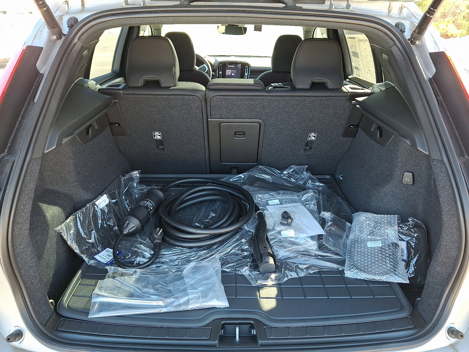 Certified 2023 Volvo XC40 Recharge Plus w/ Protection Package Premier image 29