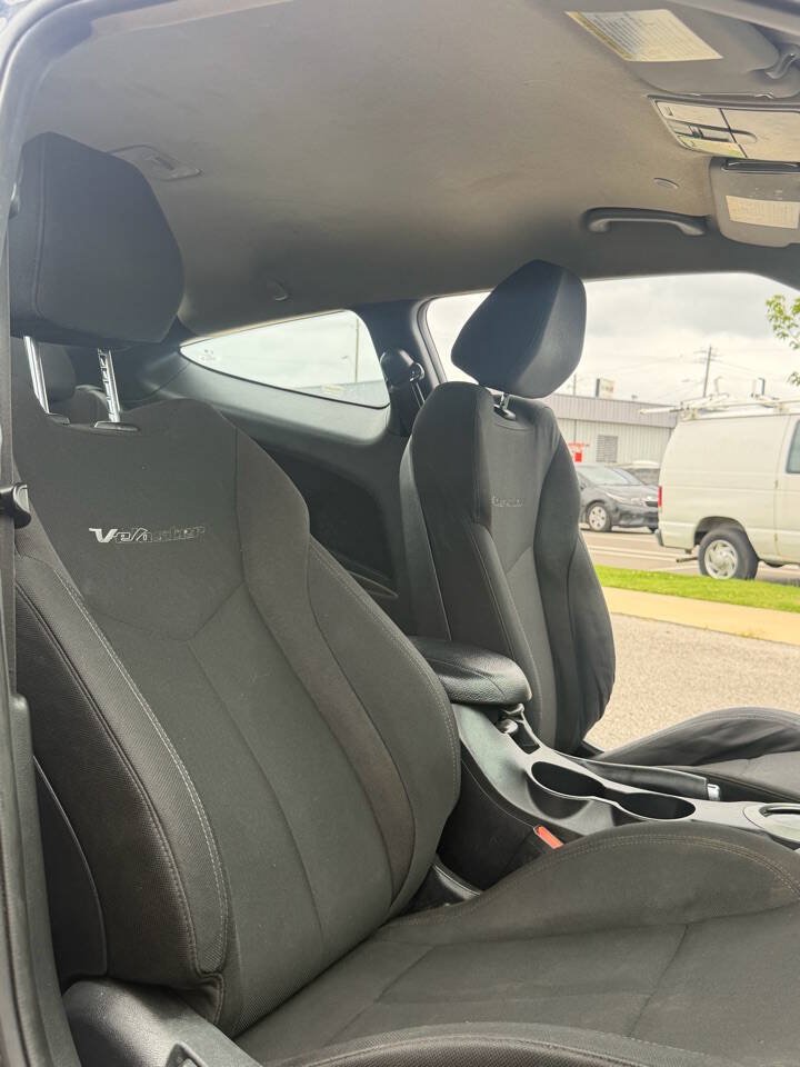 Used 2017 Hyundai Veloster FWD image 13