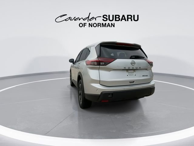 Used 2024 Nissan Rogue SV AWD/4WD image 7