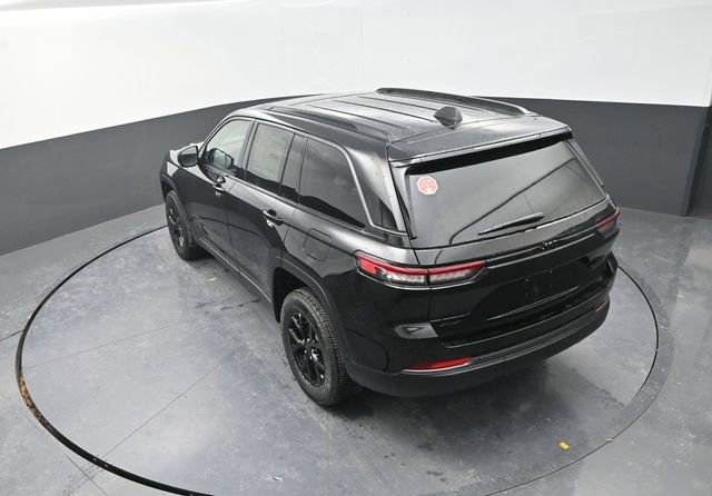 New 2026 Jeep Grand Cherokee Altitude image 16