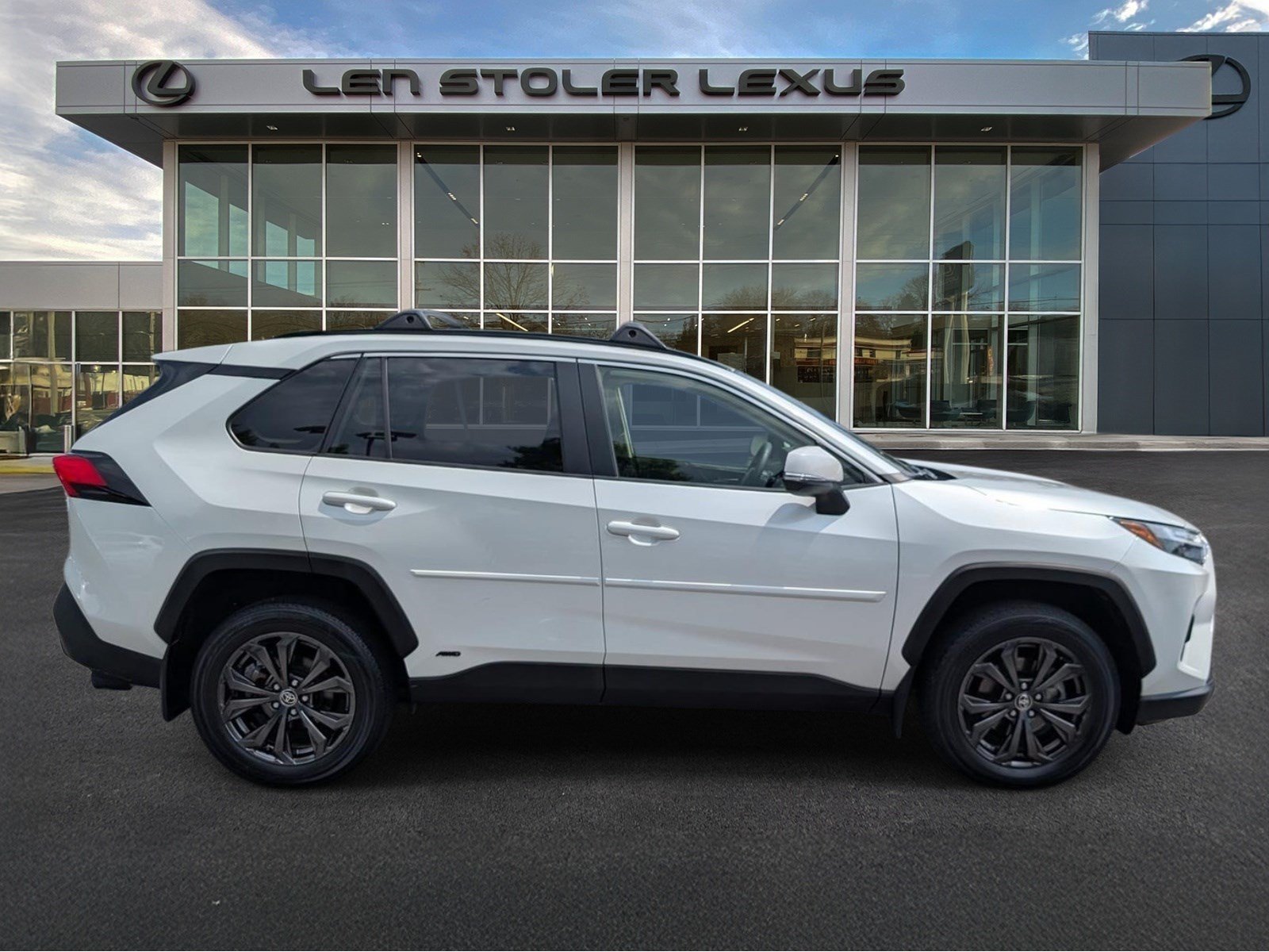 Used 2024 Toyota RAV4 XLE Premium AWD/4WD image 2