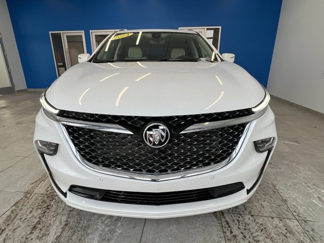 Used 2024 Buick Enclave Avenir w/ Avenir Technology Package image 2