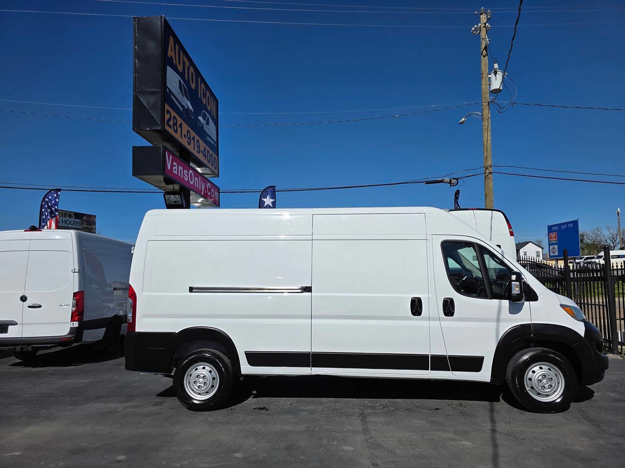 Used 2023 RAM ProMaster 2500 image 3