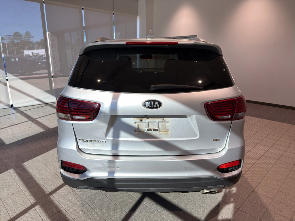 Used 2019 Kia Sorento LX w/ LX Convenience Package image 4