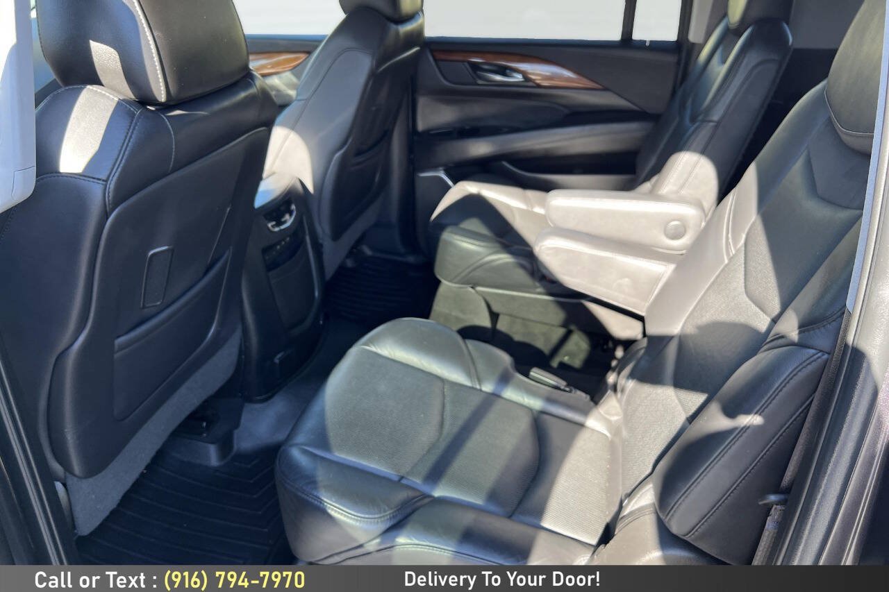 Used 2017 Cadillac Escalade ESV Premium Luxury AWD/4WD image 16
