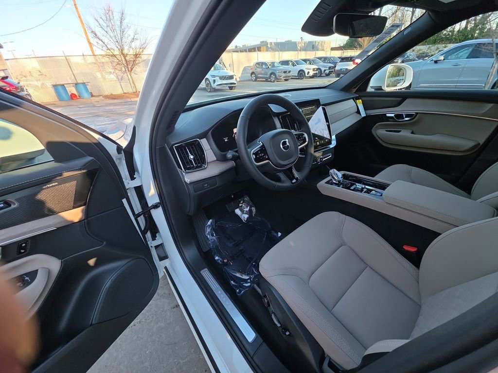 New 2026 Volvo XC90 B6 Plus image 18