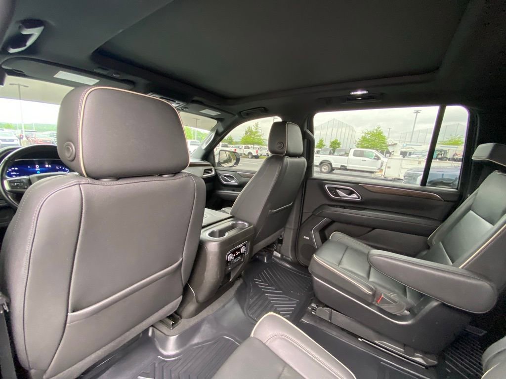 Used 2022 Chevrolet Suburban Premier AWD/4WD image 24