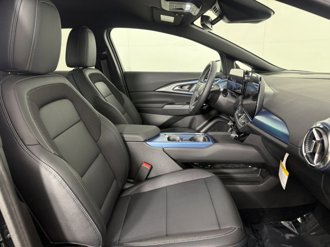 Used 2026 Chevrolet Equinox EV LT image 9