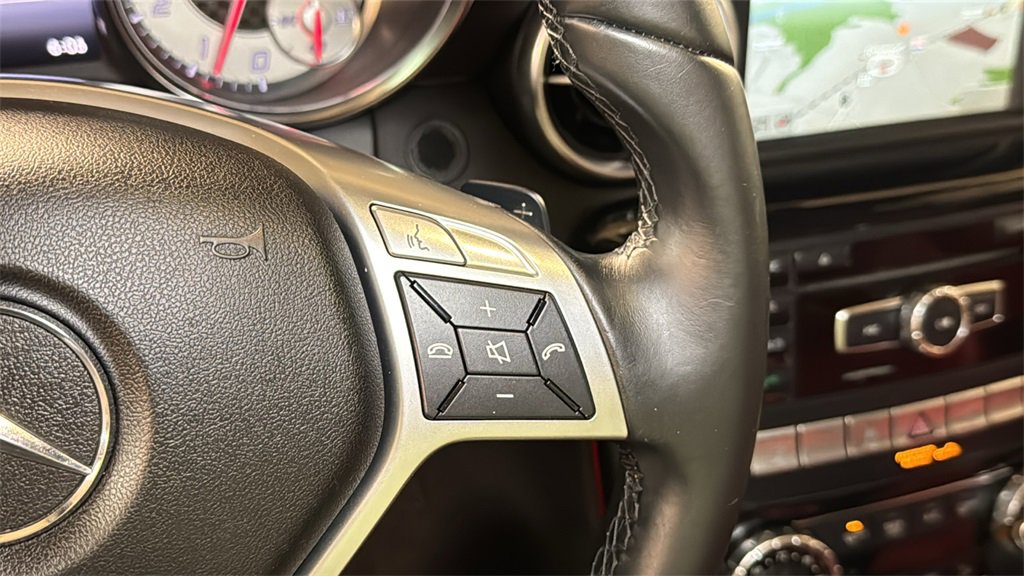 Used 2015 Mercedes-Benz SLK 350 image 27