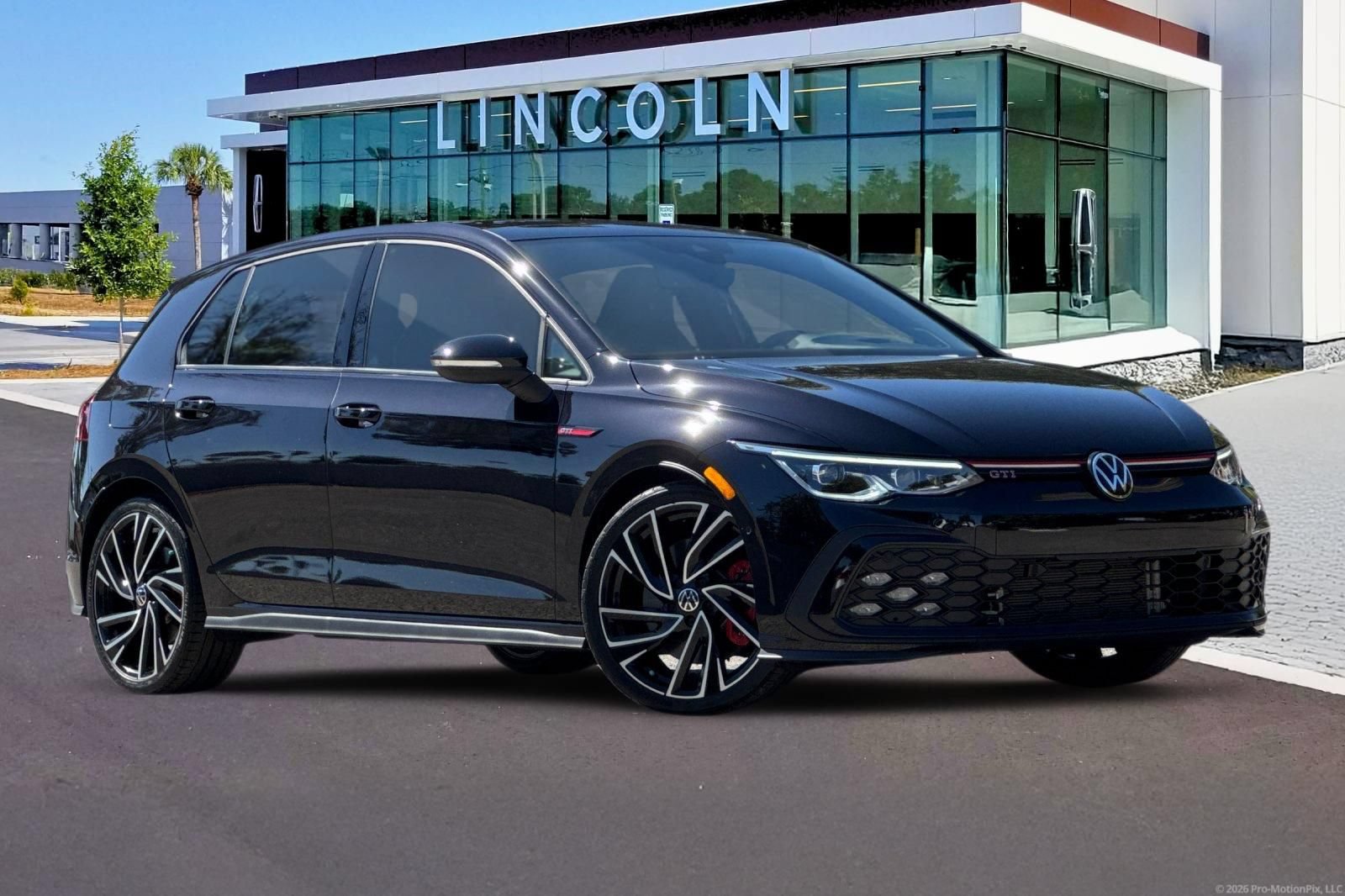 Used 2022 Volkswagen GTI Autobahn FWD image 2